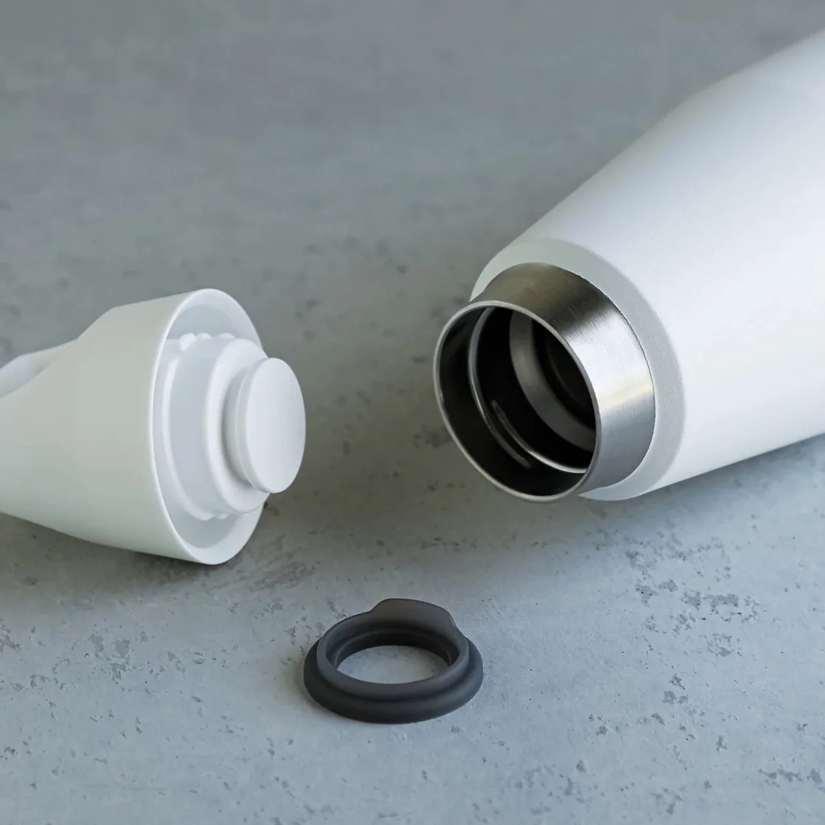 Termos Kinto Trail Tumbler 1080 ml Czarny - Image 4